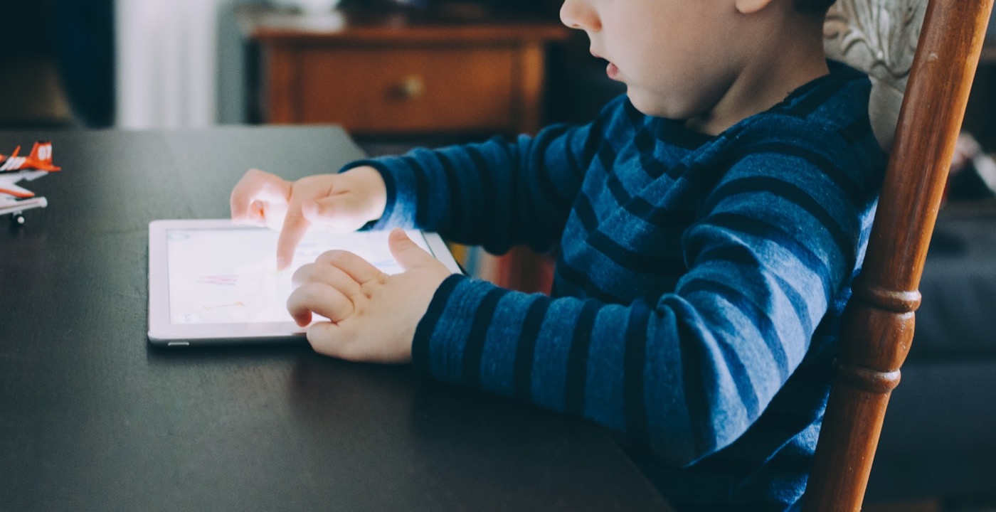 Publicidade infantil na era digital desafia a lei brasileira e expõe brechas